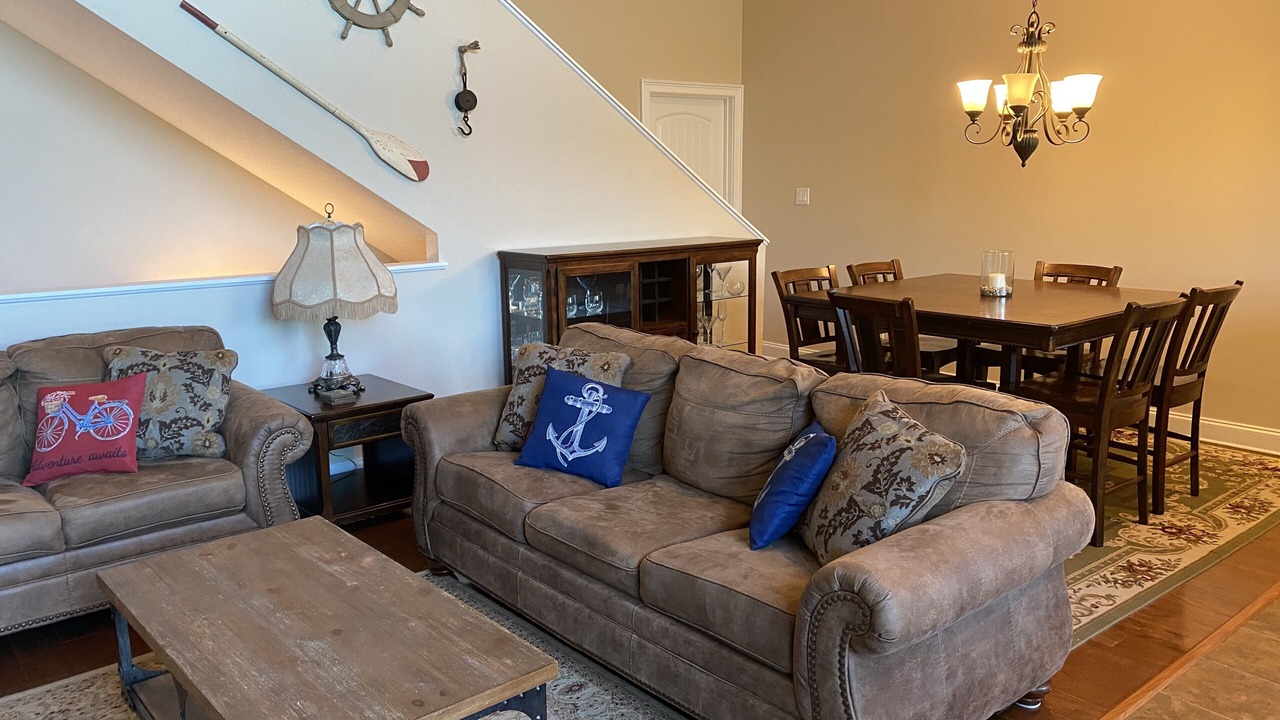 Photo of Livingroom in Andersonville