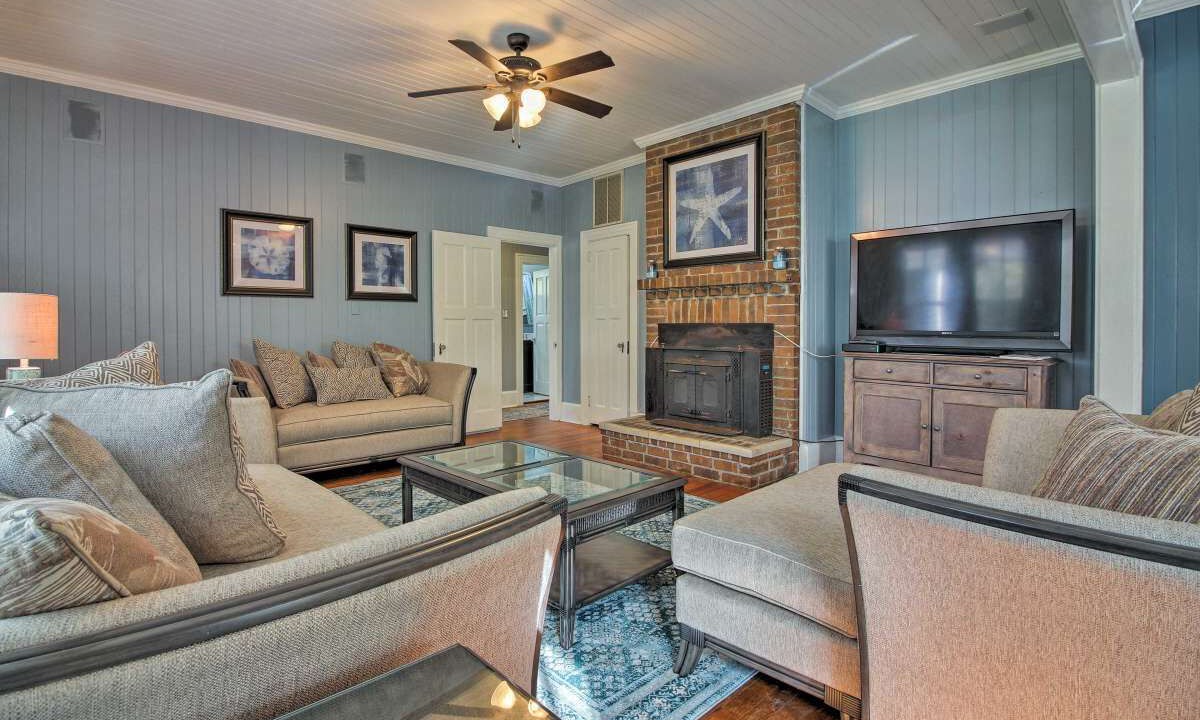 Photo of Livingroom in Richmond Hill