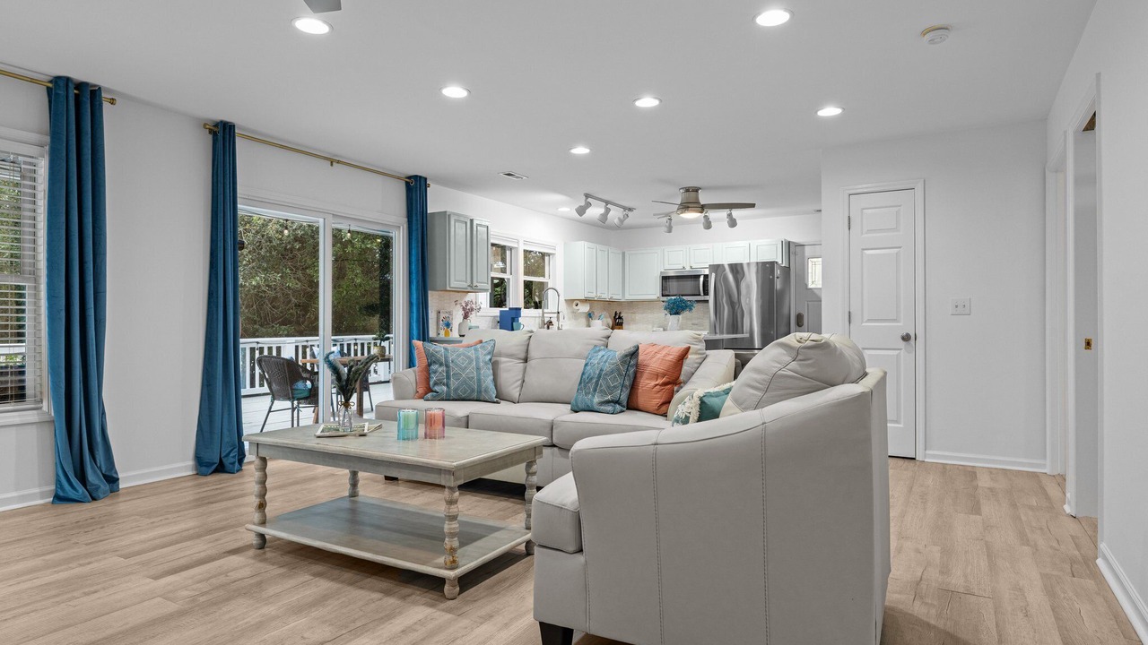 Photo of Livingroom in Atlantic Beach