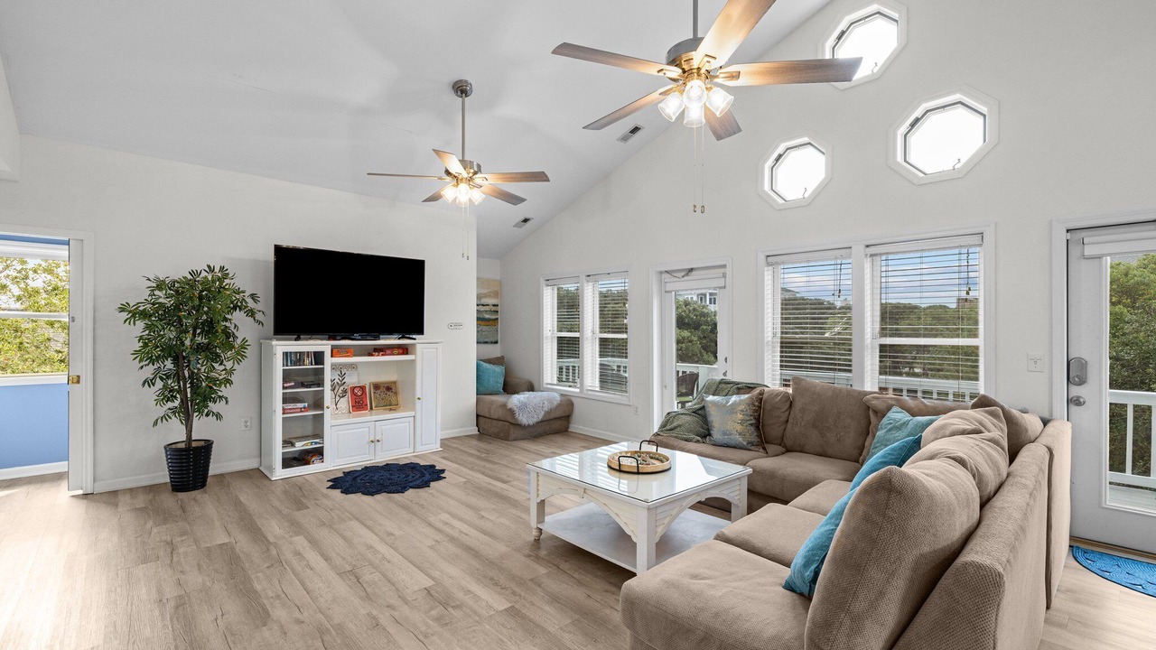 Photo of Livingroom in Atlantic Beach