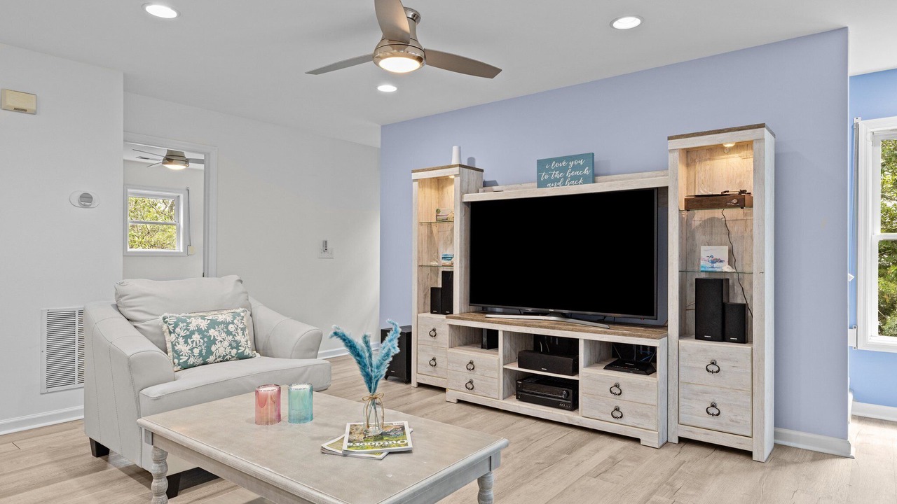 Photo of Livingroom in Atlantic Beach