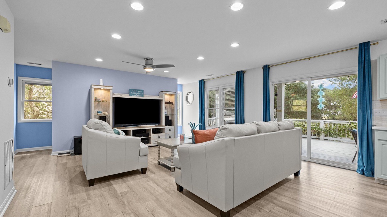 Photo of Livingroom in Atlantic Beach