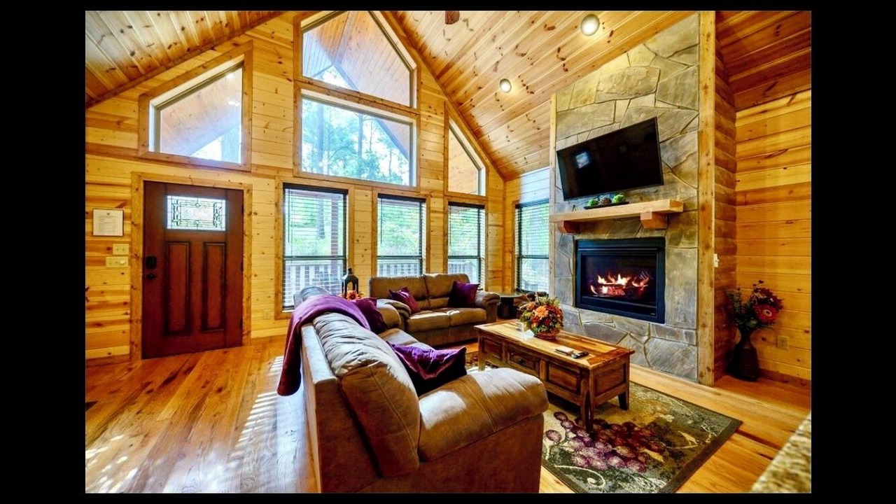 Photo of Livingroom in Broken Bow