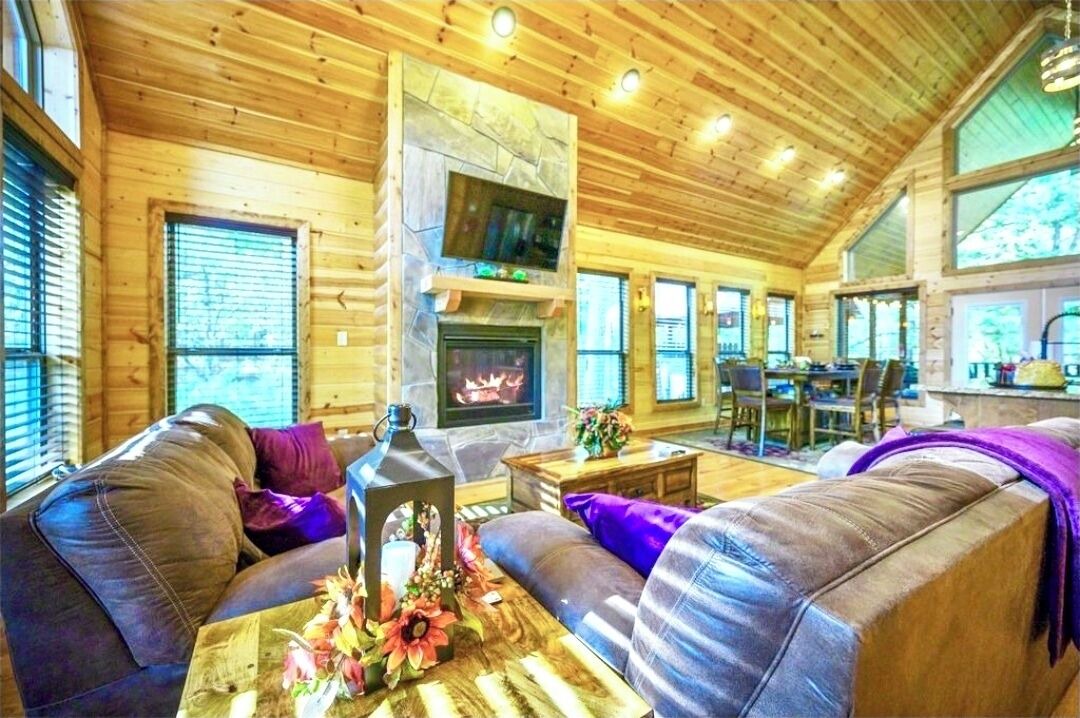 Photo of Livingroom in Broken Bow