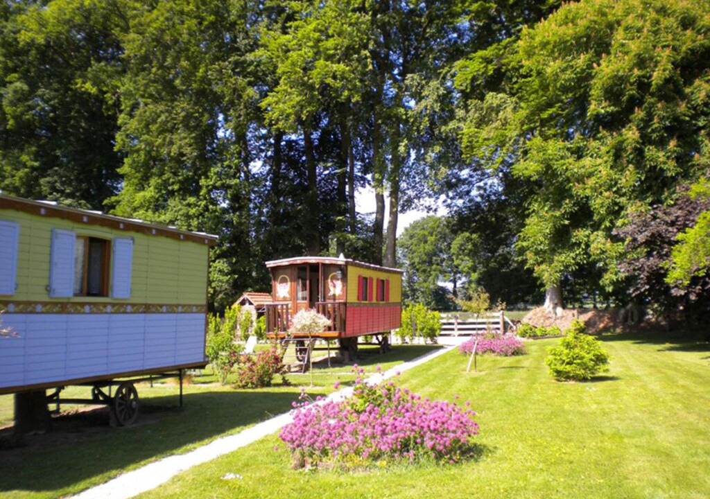 Photo of Buildings in Houdetot