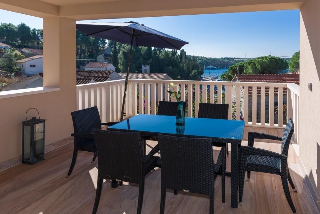 Photo of Outdoor in Cove Makarac (Milna)