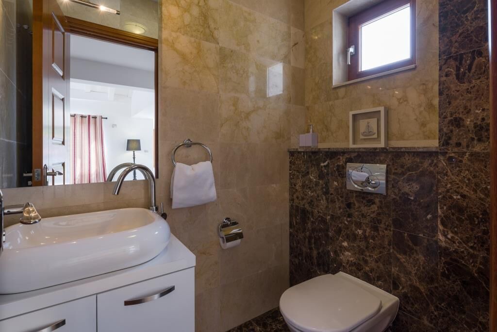 Photo of Bathroom in Cove Makarac (Milna)