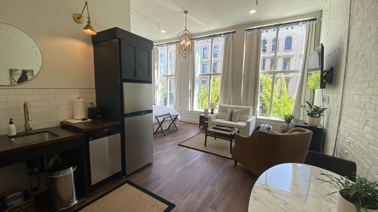 Photo of Livingroom in Downtown Louisville
