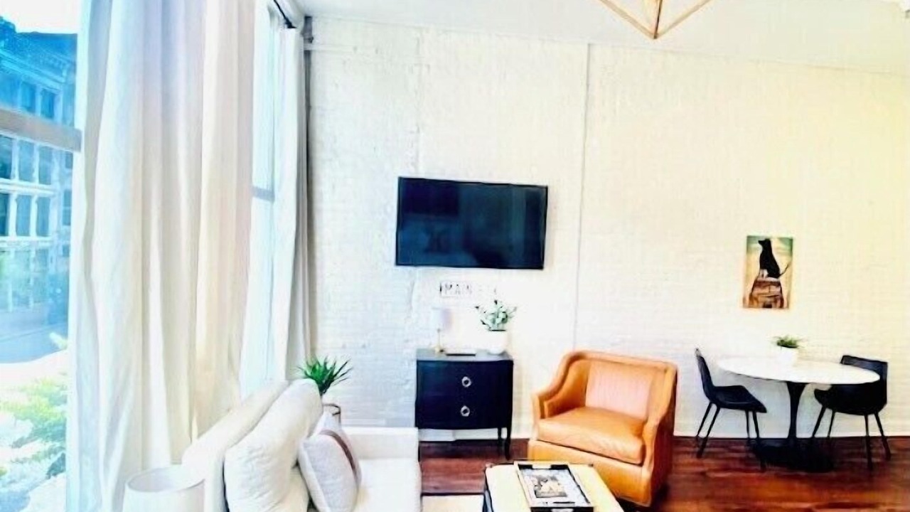 Photo of Livingroom in Downtown Louisville
