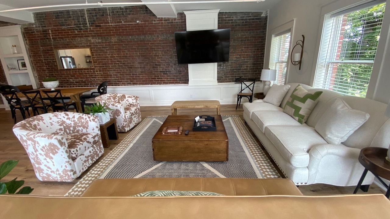 Photo of Livingroom in Downtown Louisville