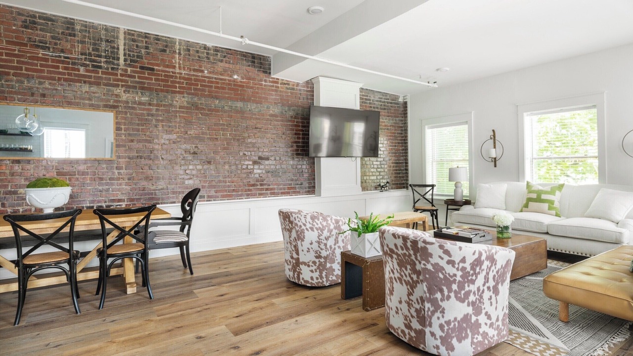 Photo of Livingroom in Downtown Louisville