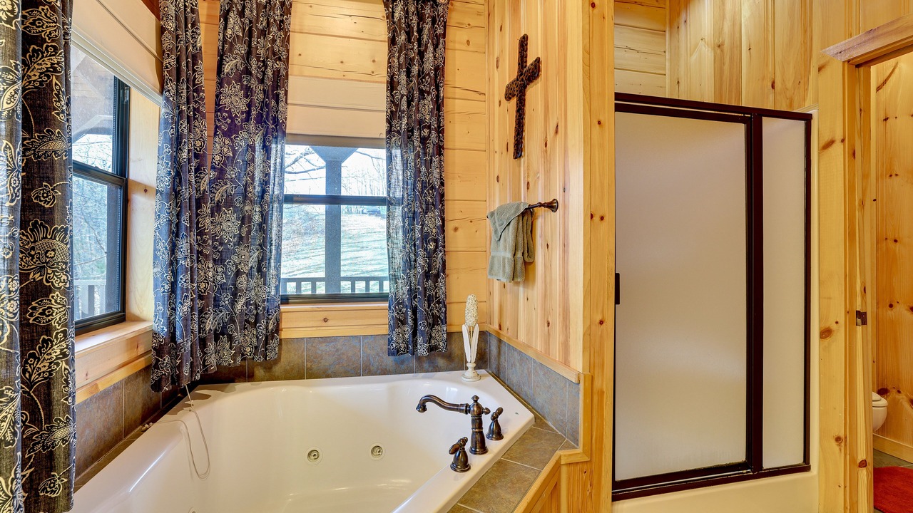 Photo of Bathroom in Maysville