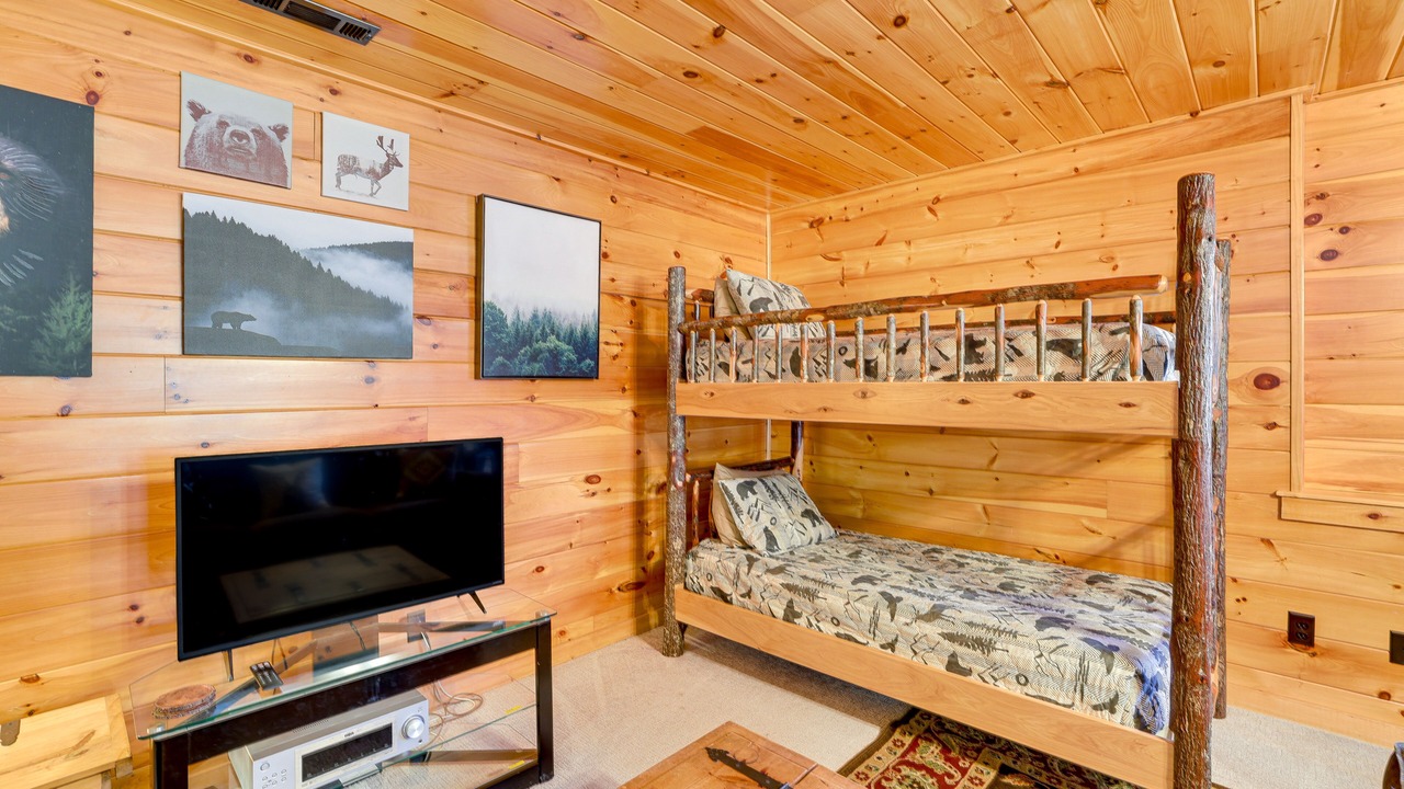 Photo of Bedroom in Maysville