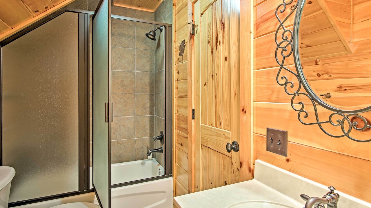Photo of Bathroom in Maysville