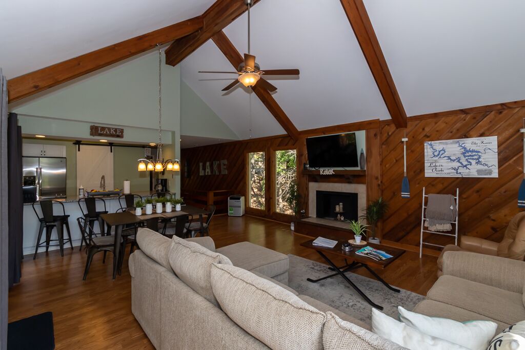 Photo of Livingroom in Lake of the Ozarks