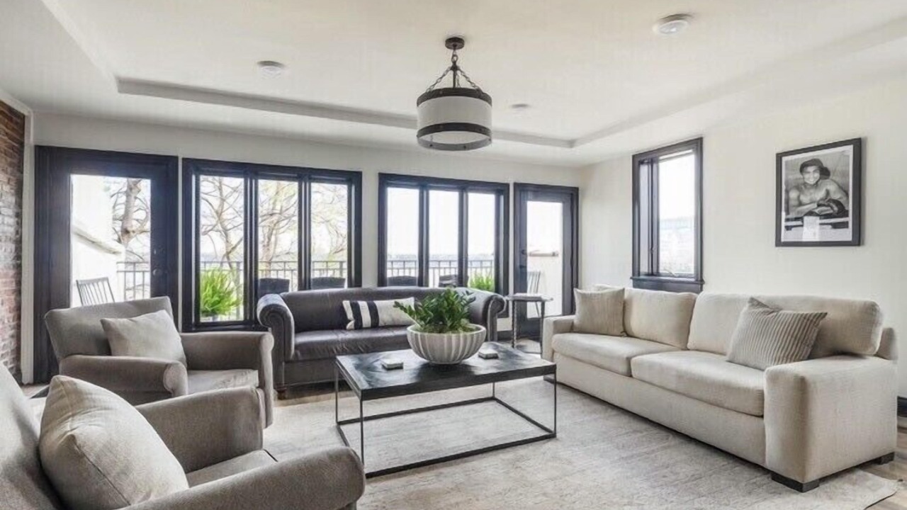 Photo of Livingroom in West Main Historic District