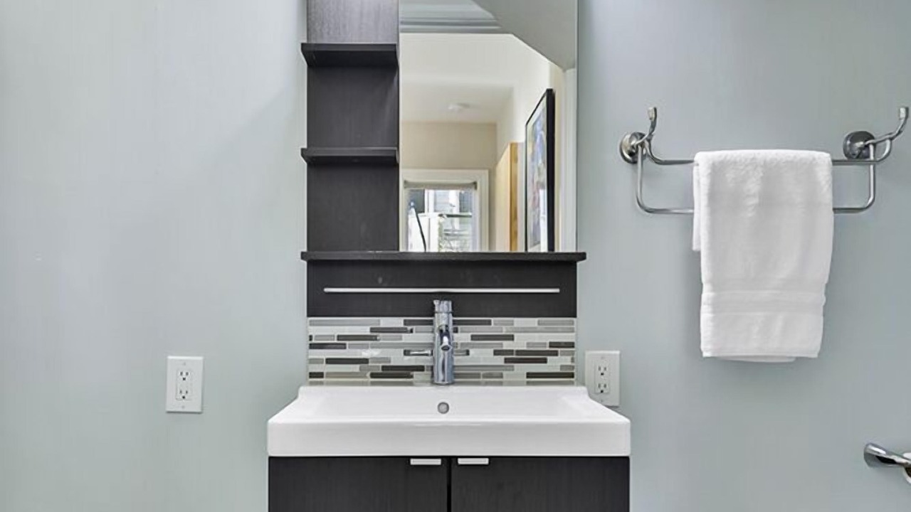 Photo of Bathroom in Anza Vista