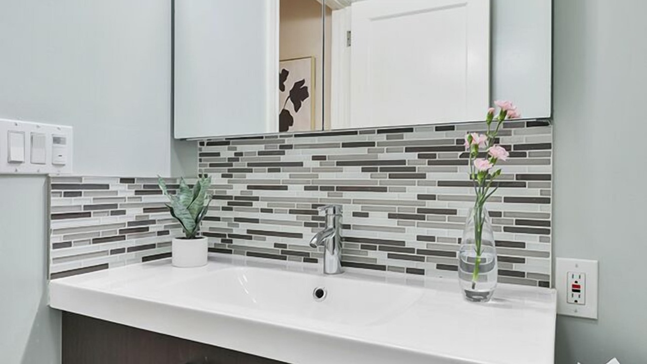Photo of Bathroom in Anza Vista