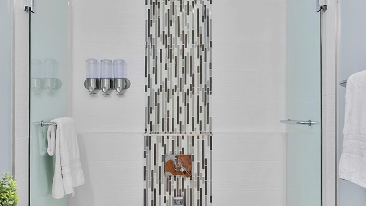 Photo of Bathroom in Anza Vista
