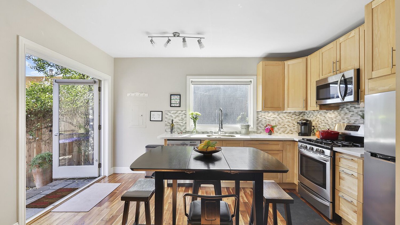 Photo of Kitchen in Anza Vista