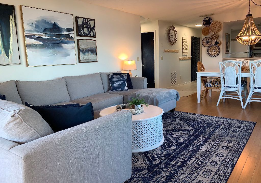 Photo of Livingroom in Breakers