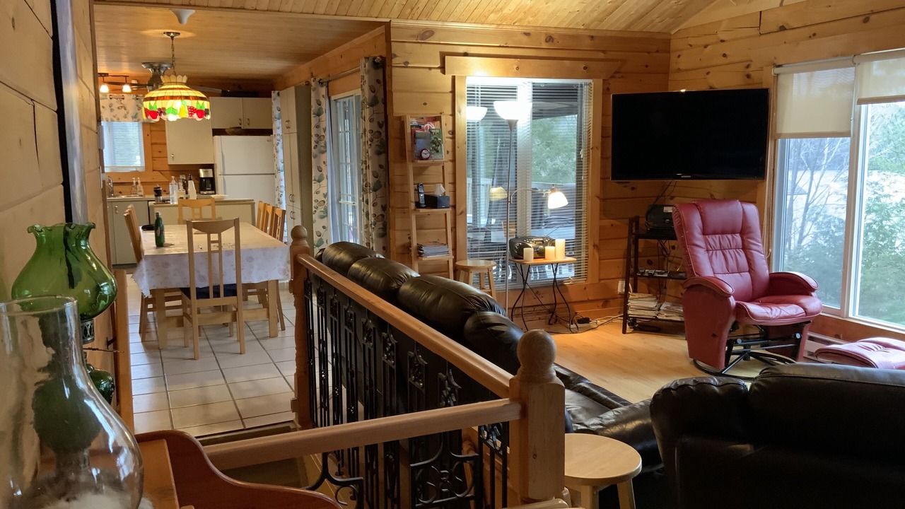 Photo of Livingroom in Val-des-Monts