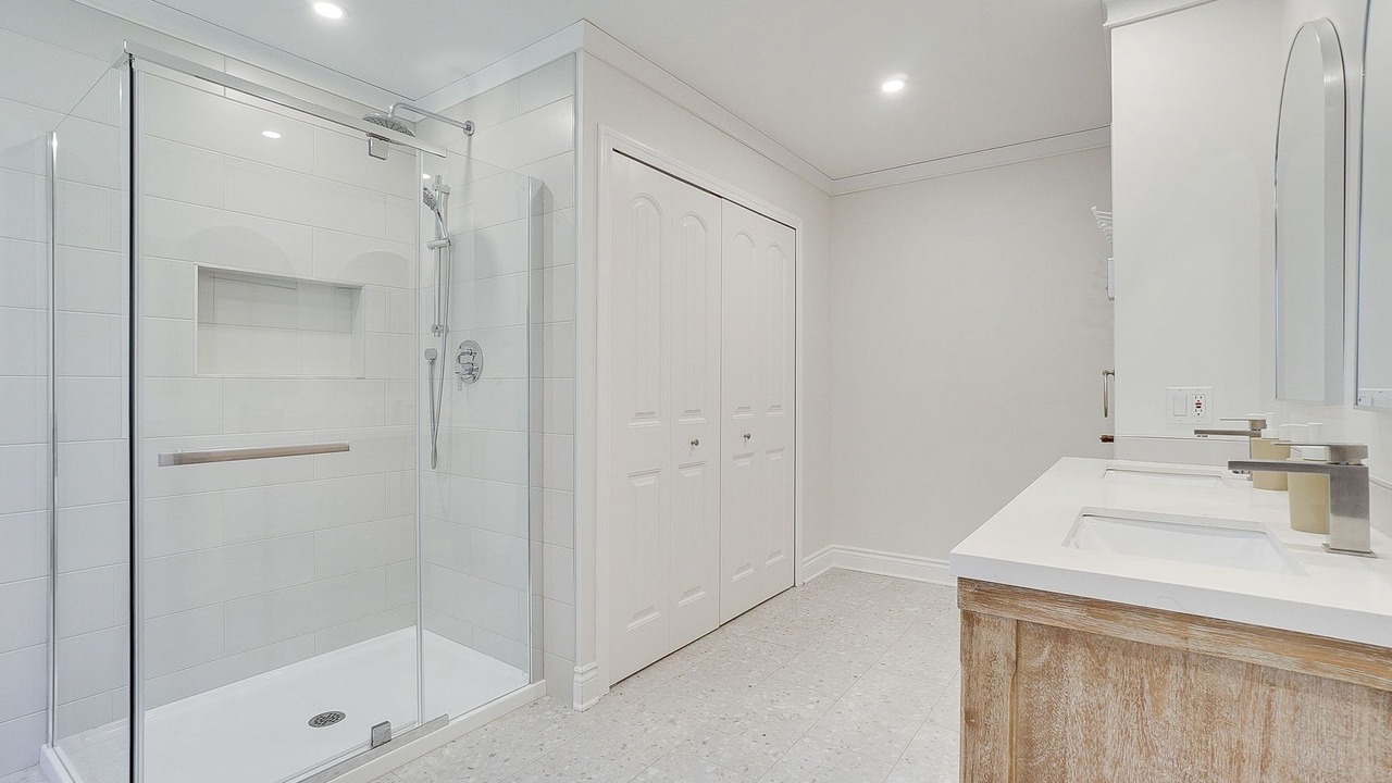 Photo of Bathroom in Papineau Regional County Municipality