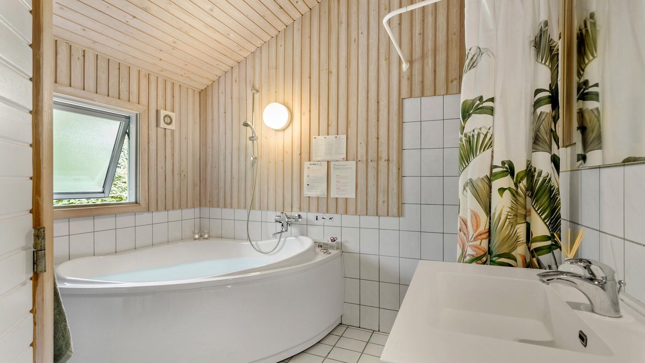 Photo of Bathroom in Østerskov