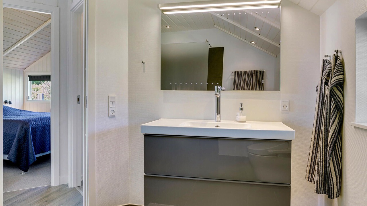 Photo of Bathroom in Mommark Strand