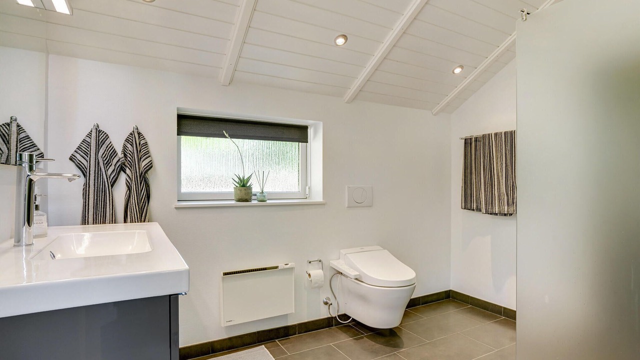 Photo of Bathroom in Mommark Strand