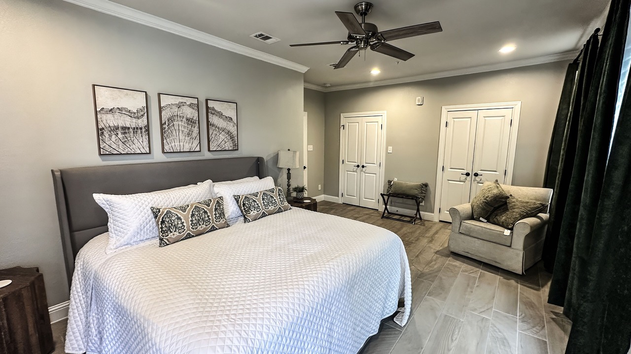 Photo of Bedroom in Sulphur Springs