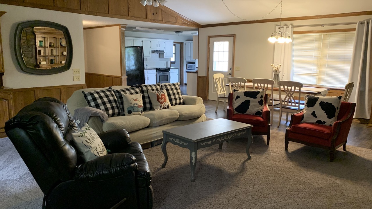 Photo of Livingroom in Sand Springs