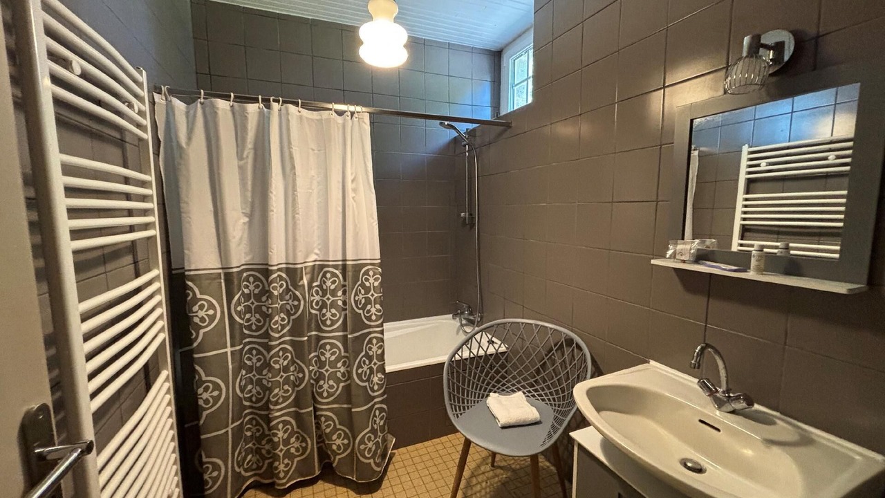 Photo of Bathroom in Saint-Etienne-en-Cogles