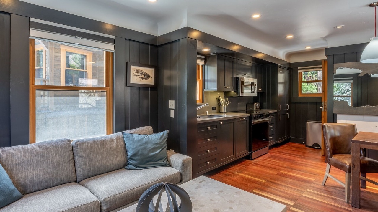 Photo of Livingroom in Homewood