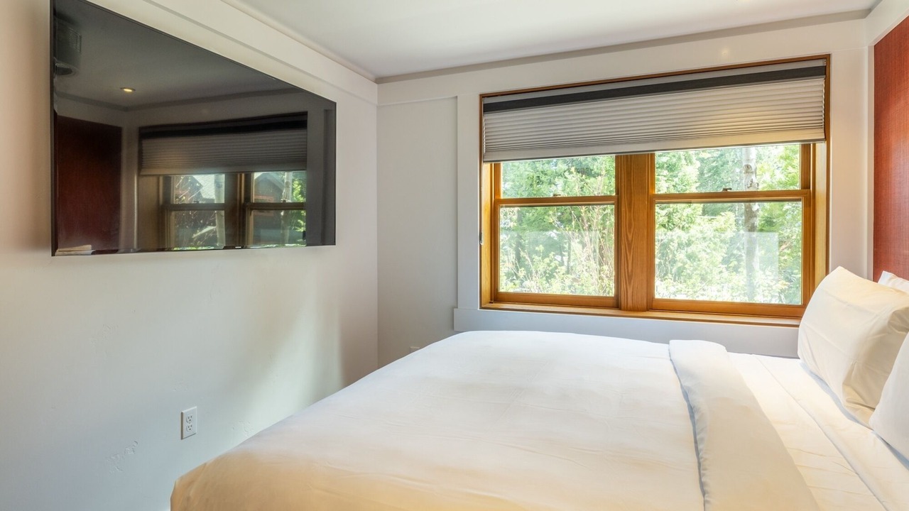 Photo of Bedroom in Homewood