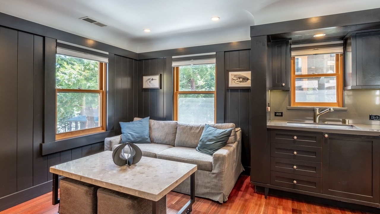 Photo of Livingroom in Homewood