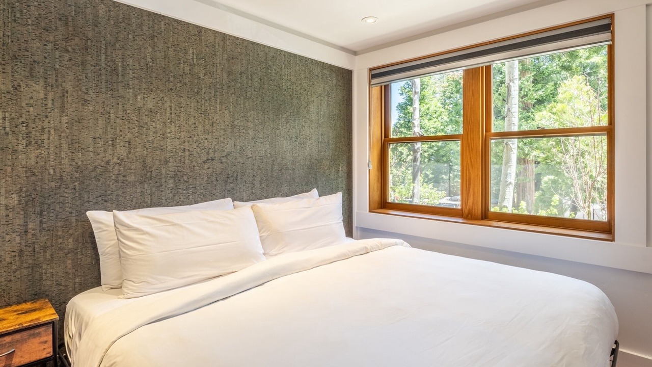 Photo of Bedroom in Homewood