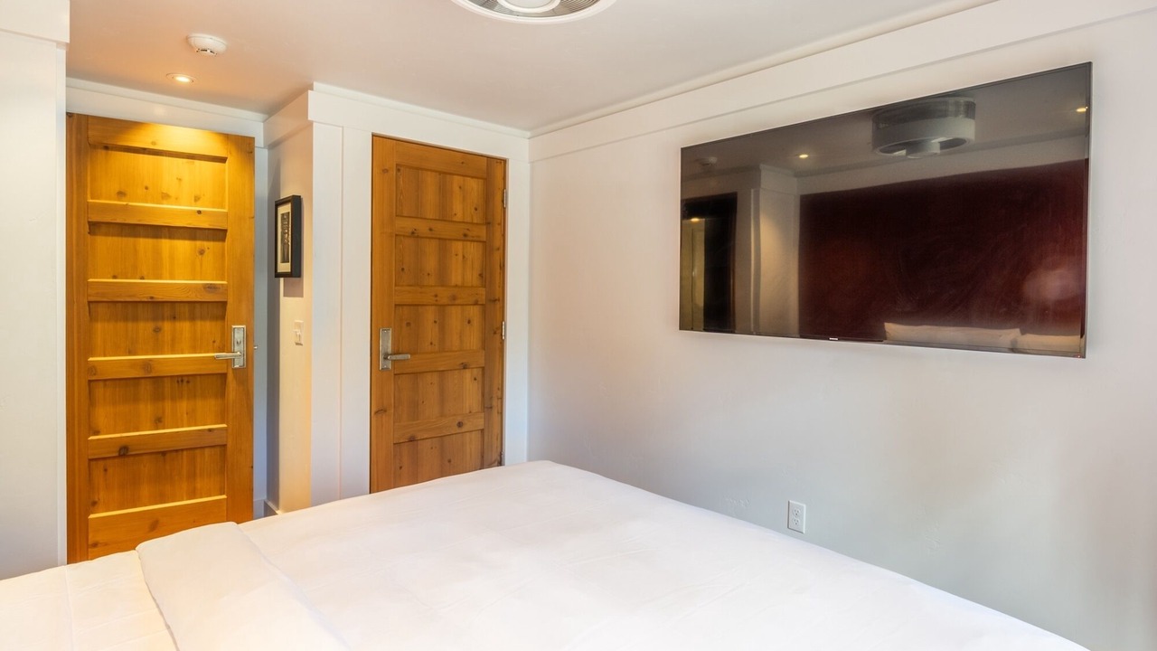 Photo of Bedroom in Homewood