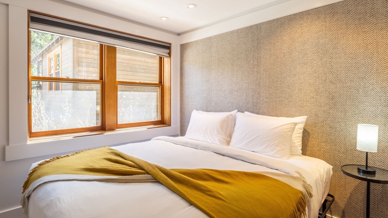 Photo of Bedroom in Homewood