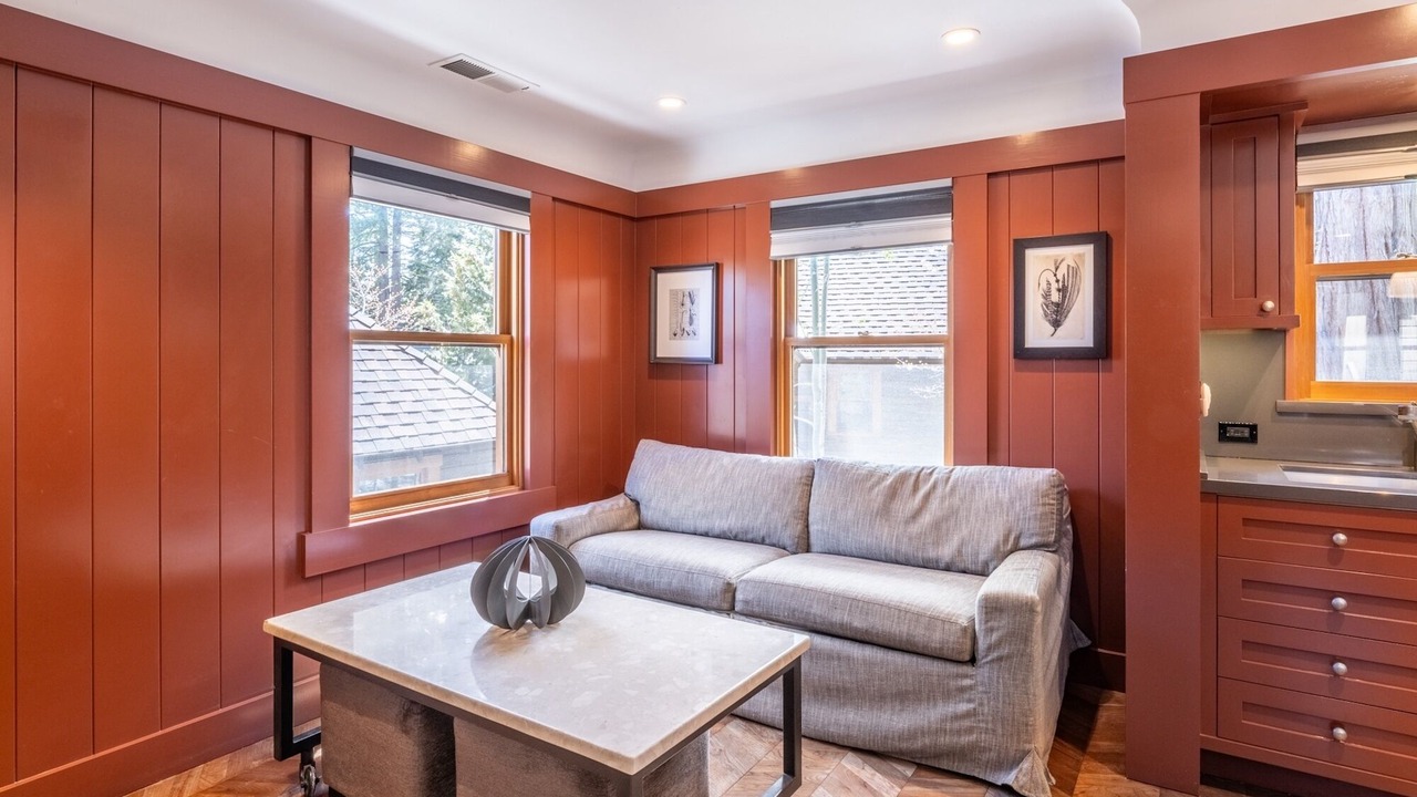 Photo of Livingroom in Homewood