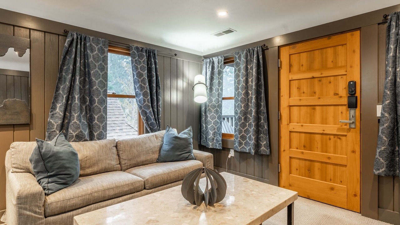Photo of Livingroom in Homewood