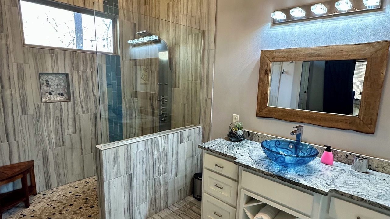Photo of Bathroom in Broken Bow