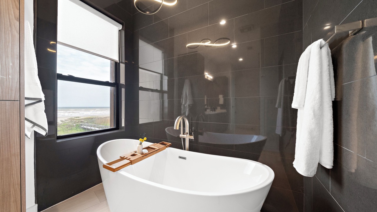 Photo of Bathroom in Miramar