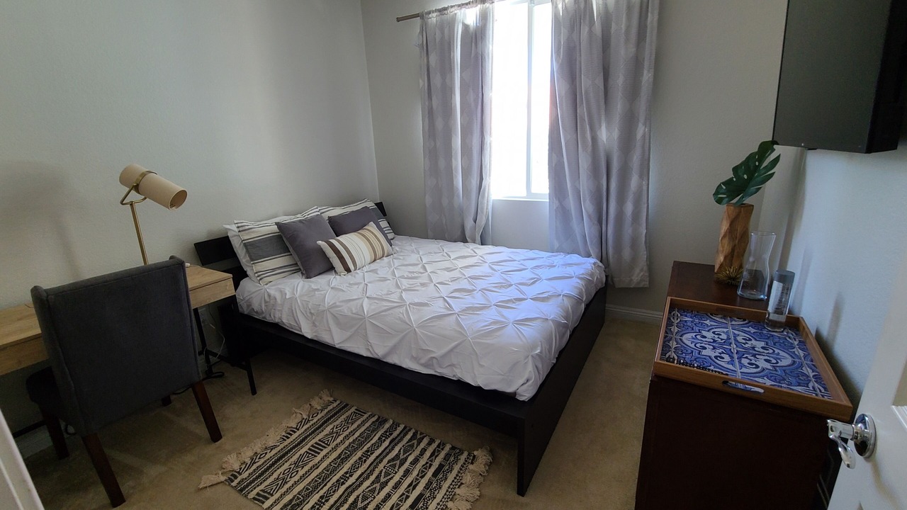 Photo of Bedroom in Murrieta Hot Springs