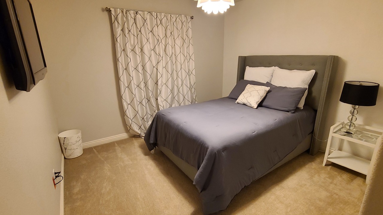 Photo of Bedroom in Murrieta Hot Springs