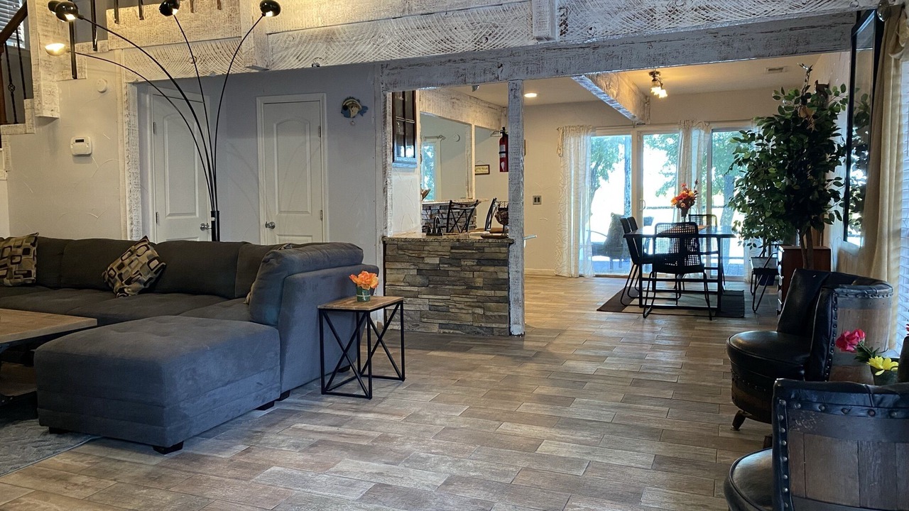 Photo of Livingroom in Dennis