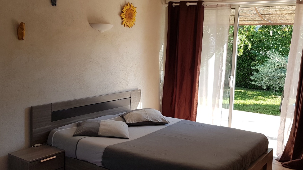 Photo of Bedroom in Gemenos