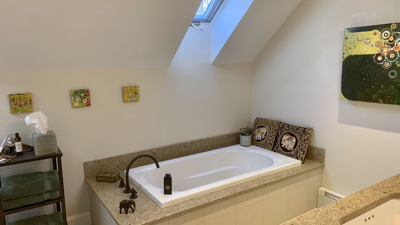 Photo of Bathroom in Roxbury