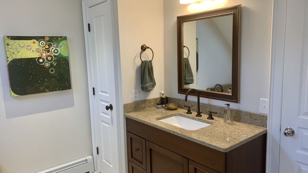 Photo of Bathroom in Roxbury