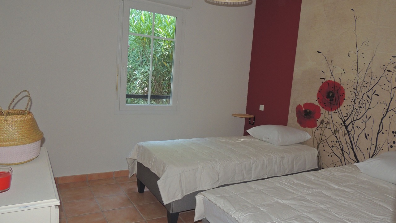 Photo of Bedroom in Loriol-du-Comtat